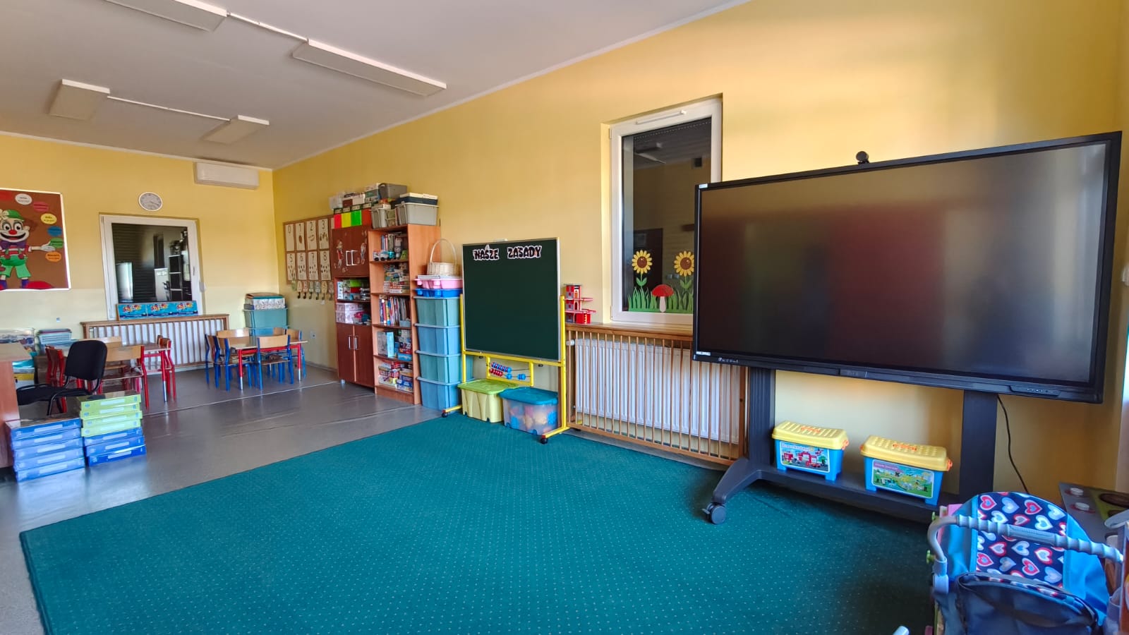 Sala starszaków ekran multimedialny