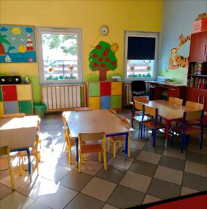 Sala maluchów stoliki